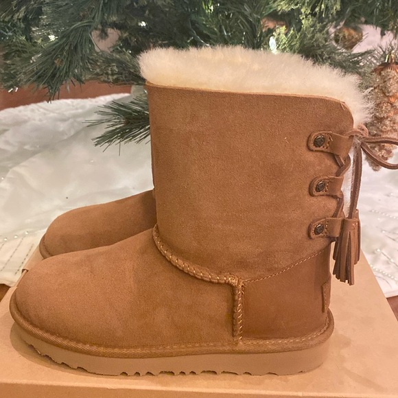 Ugg Kristabelle girls boots - Picture 2 of 5